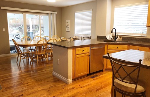 West Central Westminster House | 8 BR - 4 Full Baths - Sleeps 18 - Groups OK - 20 min to Denver or Boulder HUGE