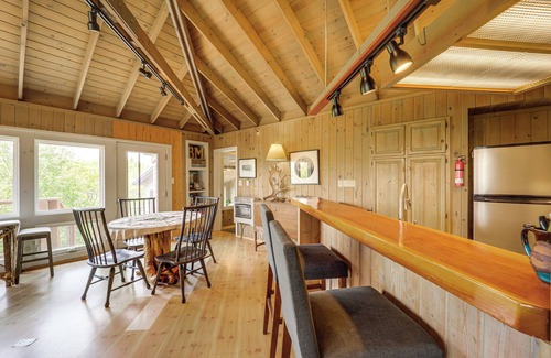 Seven Devils House | 8 Mi to Ski Slopes! Hot Tub Haven in Seven Devils