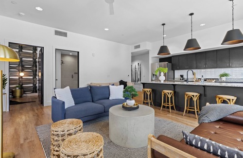 Woodland in Waverly Condo | 8 Min to Broadway-Balcony-Walkable-2 King Beds