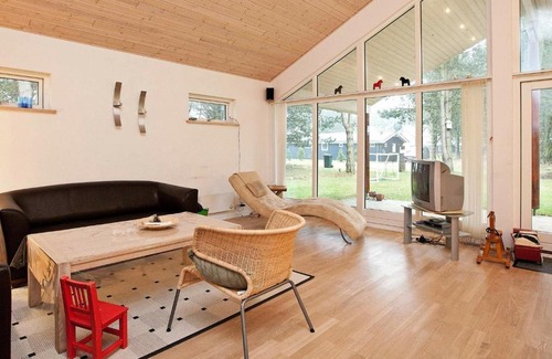 Rodby House | 8 person holiday home in R dby