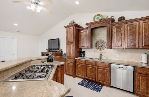 Port Mansfield House | 834 Laguna C - Large, spacious 3 BD/2BA that gives a homely vibe