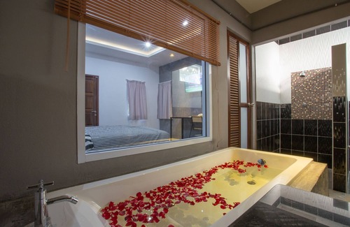 Phunphin Hotel | 88 Fine Hotel