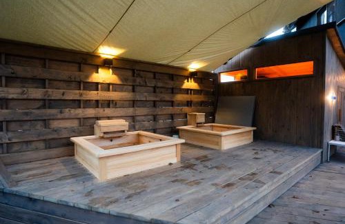 Yamanakako Apartment | 8Lantern サウナ付き民泊で日本10位 最大10名 大きな窓とウッドデッキの一体感 2025年完成 BBQ 貸し切り宿