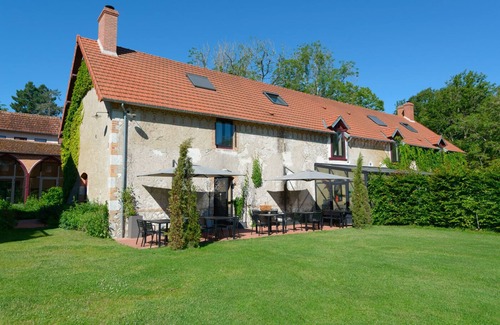 Saint-Laurent-Nouan House | 9 Bedroom Private vacation home in Saint-Laurent-Nouan