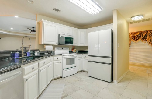 Calera House | 9 Mi to Lake Texoma: Calera Escape w/Gazebo!