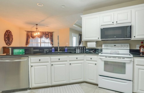 Calera House | 9 Mi to Lake Texoma: Calera Escape w/Gazebo!