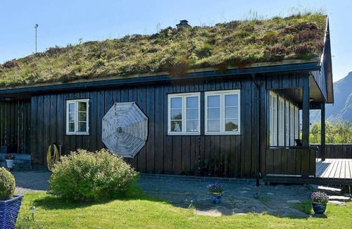 Gjengstoa House | 9 person holiday home in Farstad-By Traum