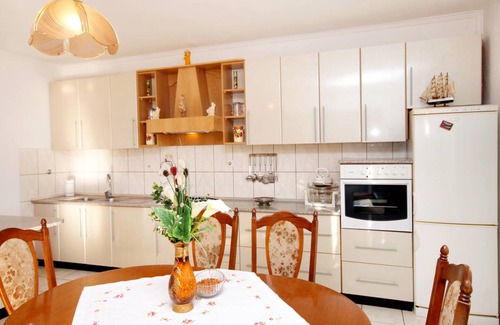 Zavalatica Apartment | 92 m² Apartment ∙ 3 bedrooms ∙ 6 guests