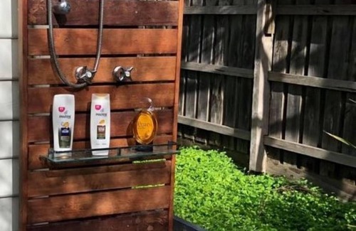 Rosebud House | 932 ON THE BEACH-30 sec walk Beach/Pubs,Cafes, Shops @ Front Door