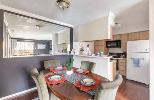 Astrodome Apartment | 9O'S In Houston 8min To NRG Walk To Medical Center