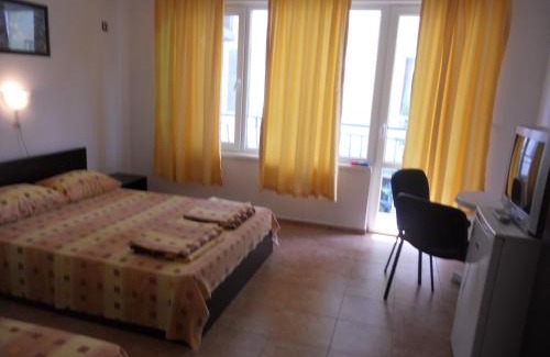 Akhtopol House | "Aхтополис" - подсигурено безплатно паркиране