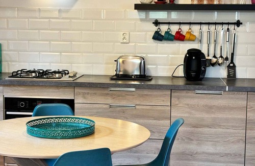 Henansal Cottage | A 2 bedroom cottage that sleeps 4 guests in 2 bedrooms with covered pool