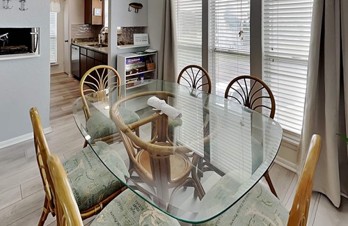 Sailhouse Condo | A Bay From It All | Access to Pool + Lighted Pier & Racquet Courts