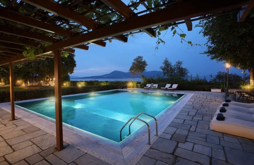 Molos-Agios Konstantinos Villa | A Beachfront Villa in a Retreat Location!