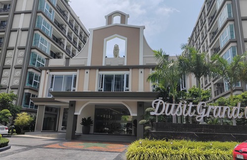 Central Pattaya Apartment | A beautiful pool view apartment