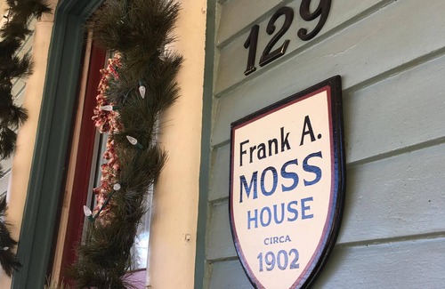 Washington Condo | A beautiful spacious room in a historic house right downtown by the waterfront.