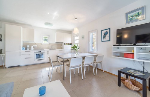 Cove Makarac (Milna) Villa | A beautiful villa located in the town of Milna with stunning views of the bay. Only 600m to the beac