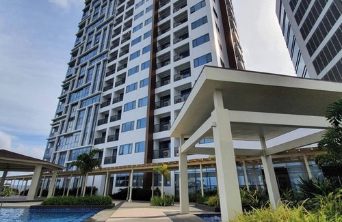 Lapu-Lapu Condo | A Beautiful, Well-decorated Place by the Beach