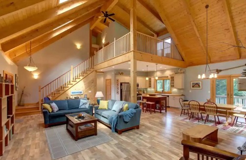 Meredith House | A breathtakingly pristine luxury cabin on 14 private acres