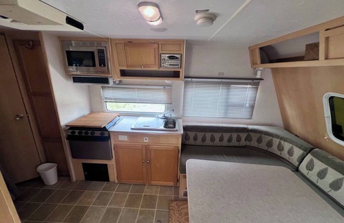 Bridgeport House | A Camper's Dream