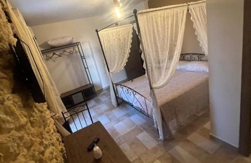 Naro House | A cantunera o castieddu