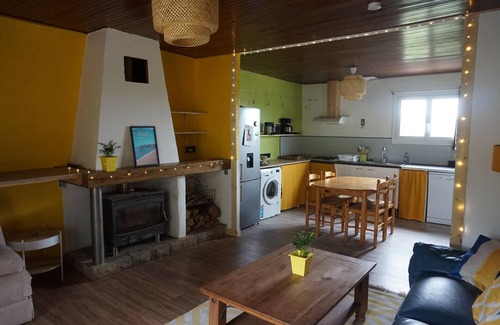 Berenx House | A cheerful country home