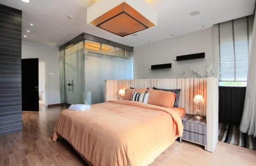 Cheras House | A Chic 4BR Oasis with Gazebo Your Dream Getaway