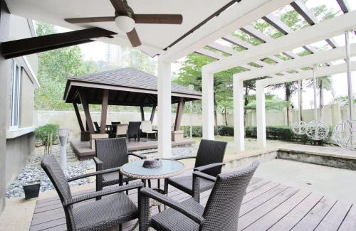 Cheras House | A Chic 4BR Oasis with Gazebo Your Dream Getaway