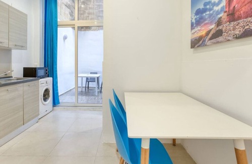 Floriana Apartment | A Cosy studio in the heart of charming Floriana!
