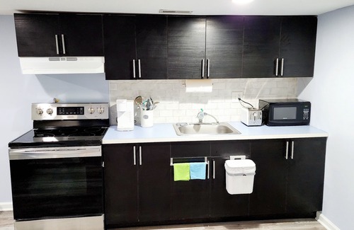 Petworth Apartment | A Cozy and Modern Apartment in Northwest DC - Free Private Parking