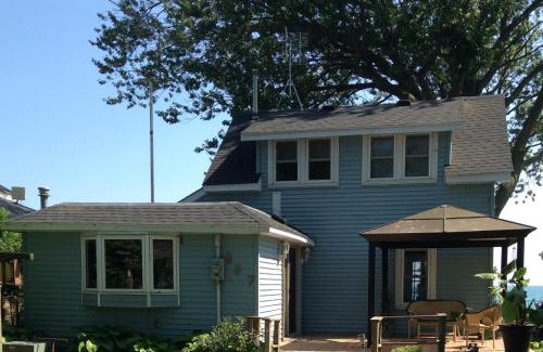 Town of Essex House | A Day at the Lake Cottage