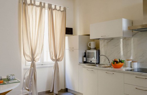 Duomo Apartment | A Few Steps From Duomo Cathedral, Bright and Quiet Apartment w. High Speed Wifi