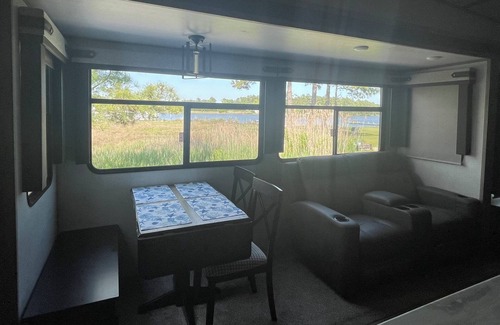 Pinecrest House | A fisherman's dream destination & getaway at a Peaceful Family Friendly Marina