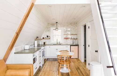 Beach City Cabin | A-frame Cabin with Hot tub & Wifi in Beach City