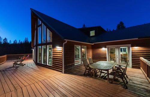 Goldendale House | A-Frame in the Pines! Now Sleeps 12!