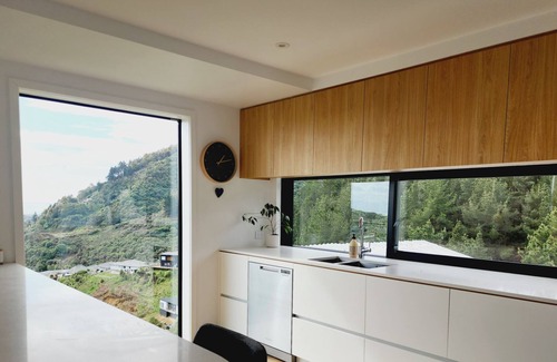 Nelson House | A gorgeous mix of sea, rural and urban views await at Hilltop Haven