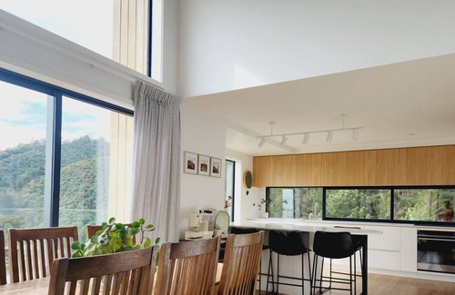 Nelson House | A gorgeous mix of sea, rural and urban views await at Hilltop Haven