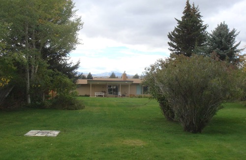 Afton House | A great family property! Not suitable for construction crews.