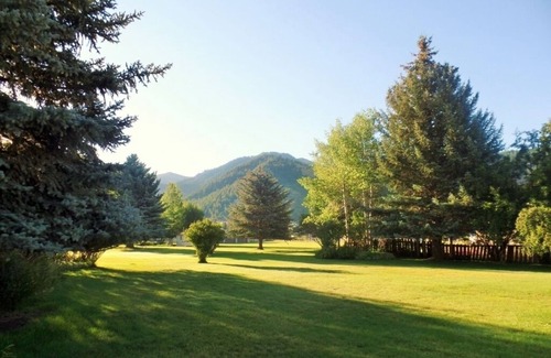 Afton House | A great family property! Not suitable for construction crews.