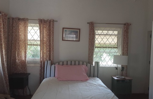 Hopefield Bed & Breakfast | A Hidden Bed & breakfast with live-in host Private, Peaceful with Plunge pool.