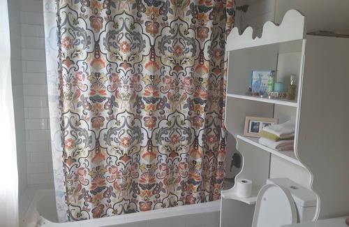 Hopefield Bed & Breakfast | A Hidden Bed & breakfast with live-in host Private, Peaceful with Plunge pool.