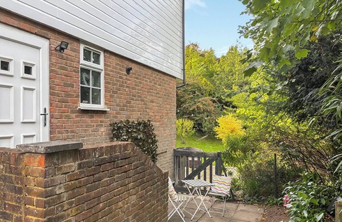 Kenley Cottage | A lovely cosy property in a lovely rural village with stunning scenery.