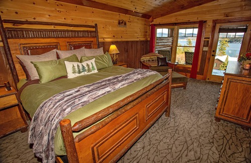 Lake George Cabin | A Memorable Vacation On The Shores of Lake George!