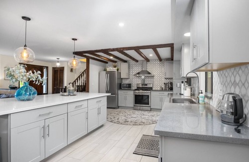 Kenmore House | A Mini Estate Retreat Ideal for Relocation or Temporary Stays