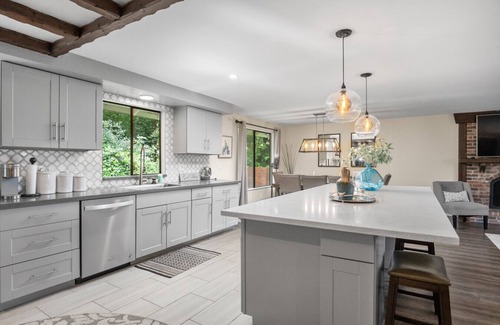 Kenmore House | A Mini Estate Retreat Ideal for Relocation or Temporary Stays