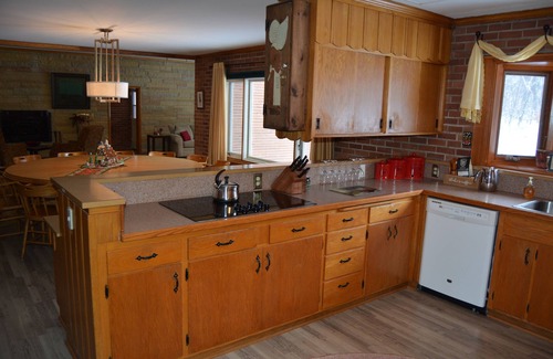 New Ulm House | A-Peeling Acres Orchard, relax on a small working orchard