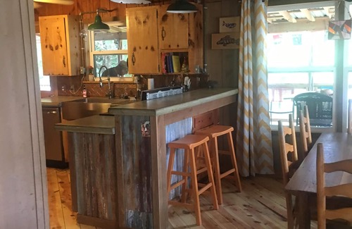 Leakey House | A perfect family vacation on the Frio River.