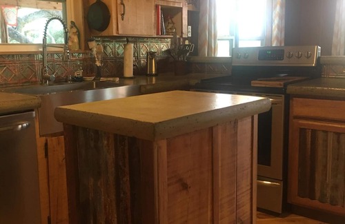 Leakey House | A perfect family vacation on the Frio River.