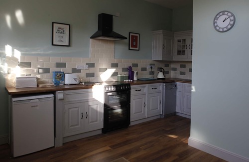 Breedon on the Hill Cottage | A pet-friendly/family mews cottage in the centre of the village yet very private