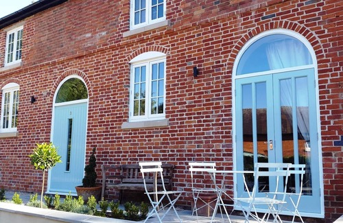 Breedon on the Hill Cottage | A pet-friendly/family mews cottage in the centre of the village yet very private